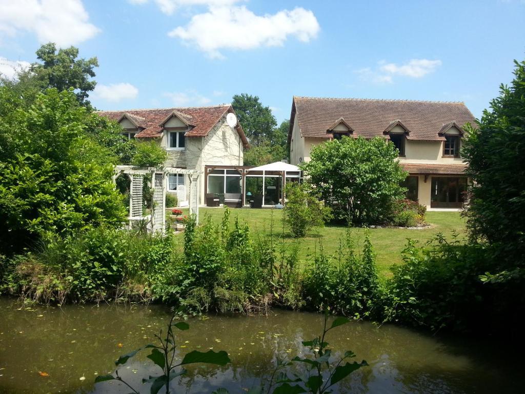 Hotel & Restaurant Le Moulin De Chameron, The Originals Relais Bannegon Exteriér fotografie